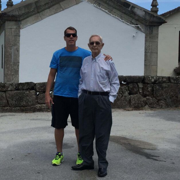 Pai de Jose Andre em viagem para Portugal, sua terra natal