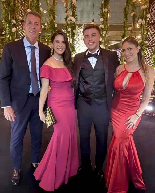 Familia de Jose Andre reunida em evento privado